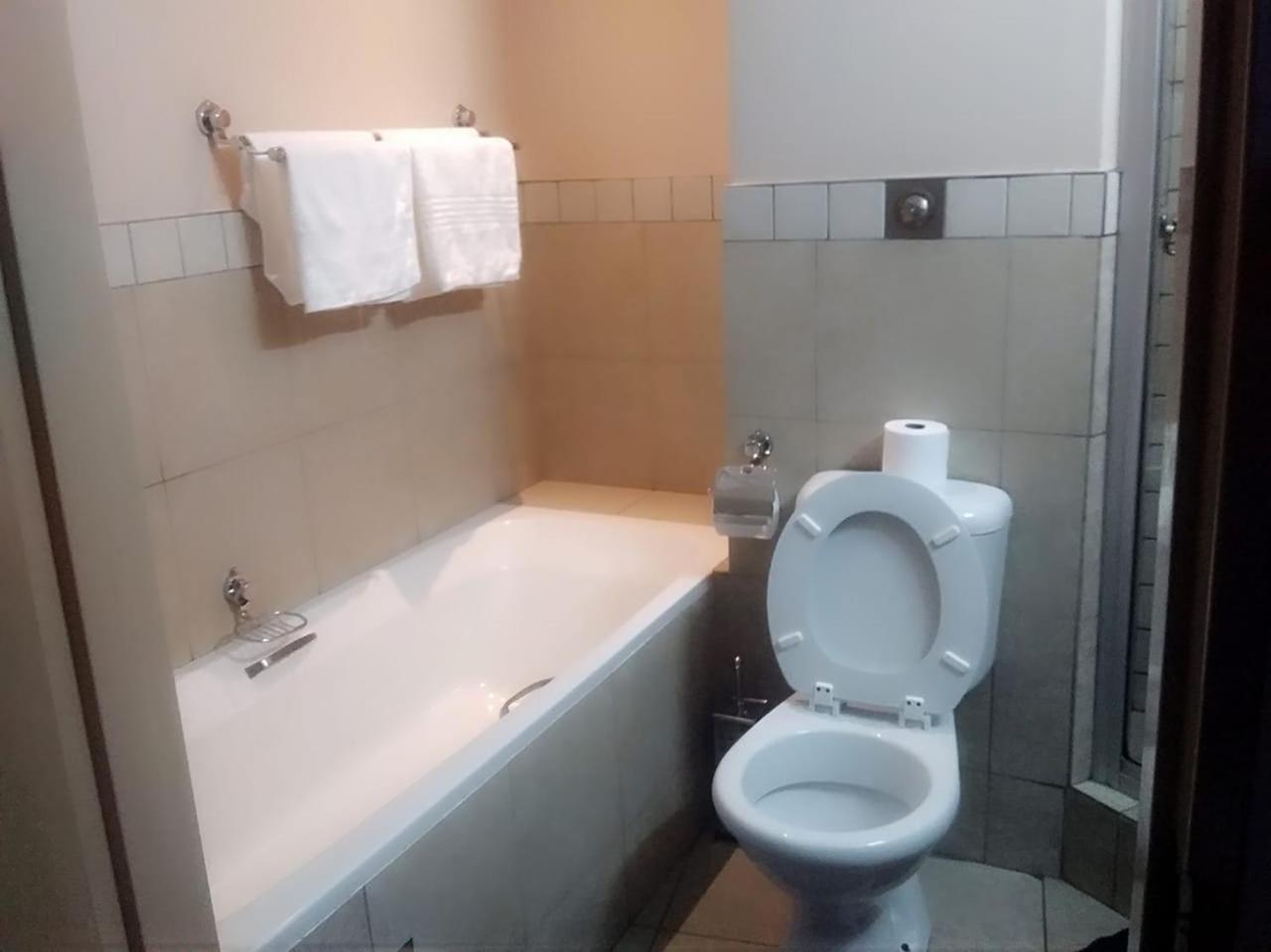 Mabungubwe Hotel Apartments - Home Away From Home Johannesburgo Exterior foto