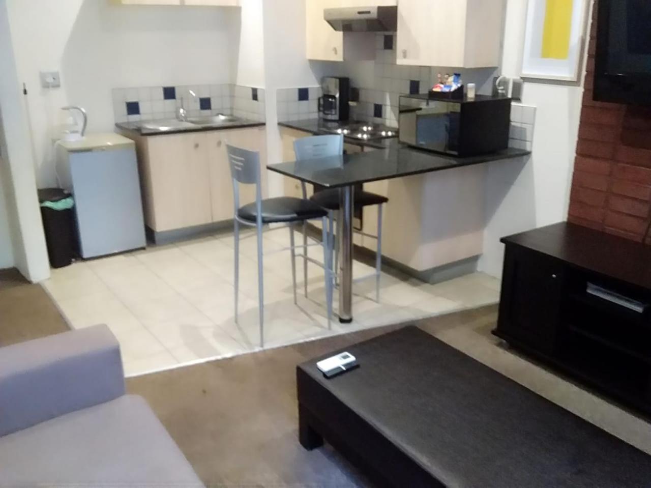 Mabungubwe Hotel Apartments - Home Away From Home Johannesburgo Exterior foto