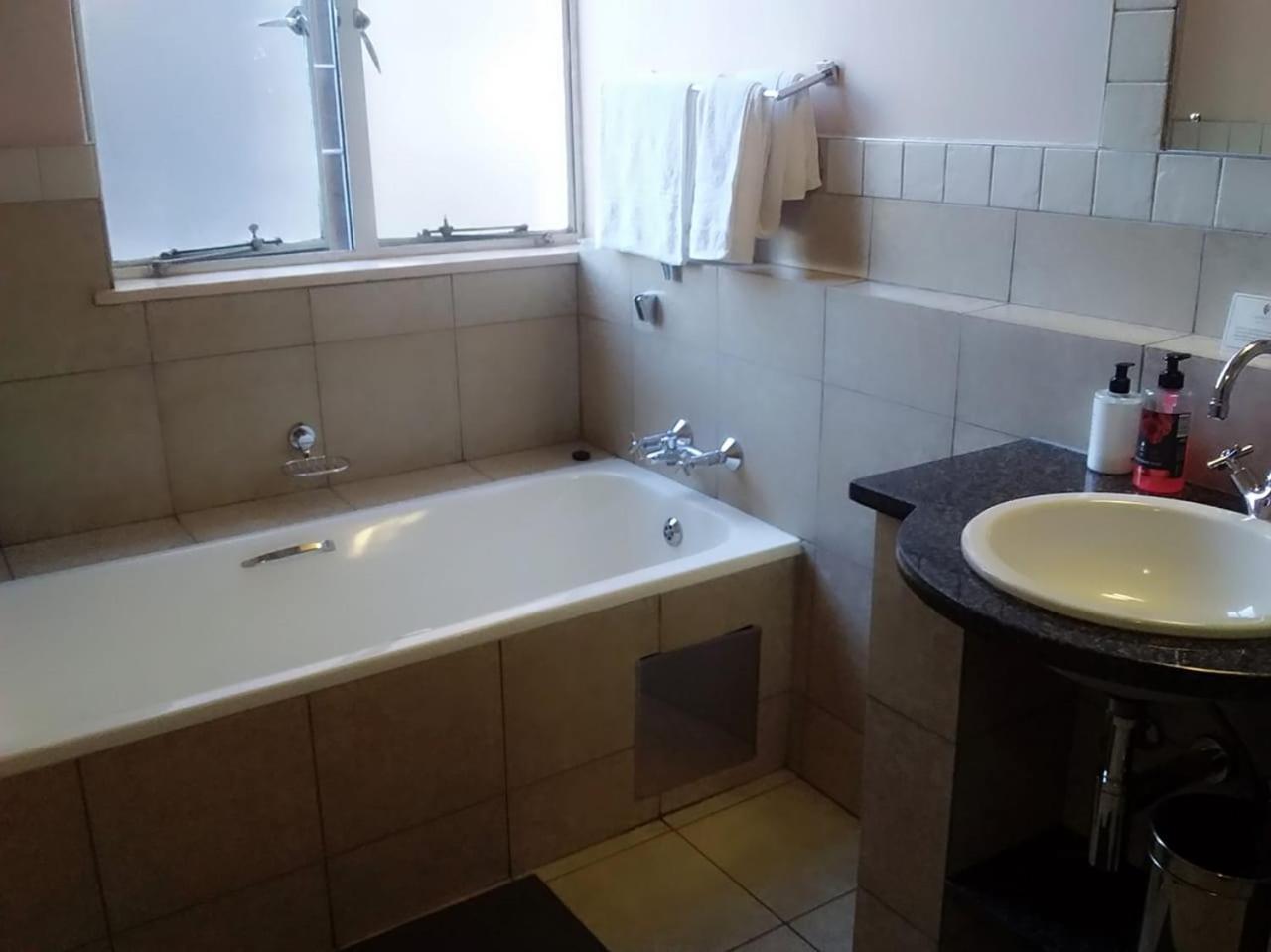 Mabungubwe Hotel Apartments - Home Away From Home Johannesburgo Exterior foto