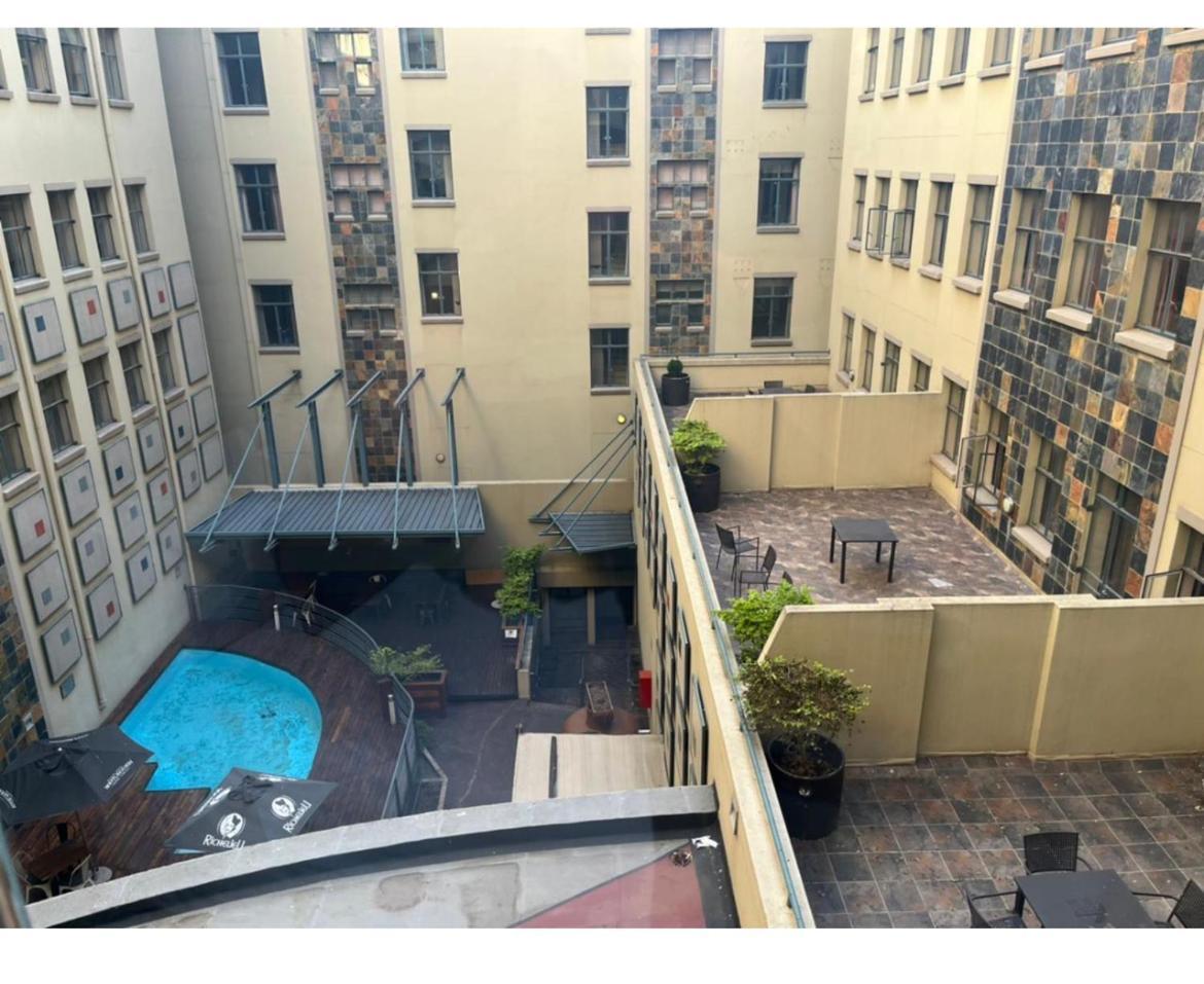 Mabungubwe Hotel Apartments - Home Away From Home Johannesburgo Exterior foto